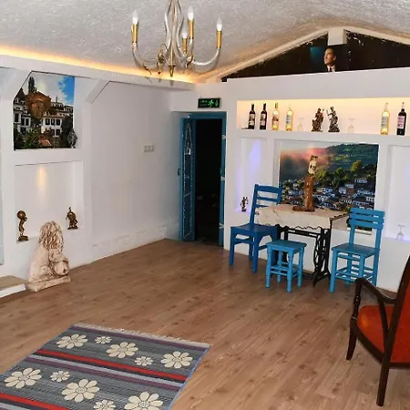 Отель Deniss *